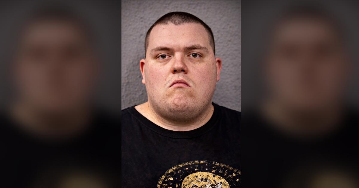Man Rips Fresh Tattoo Skin From Woman's Throat Over Mac and Cheese Dispute